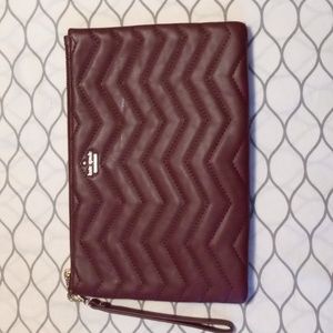 Nwot Kate Spade New York large wristlet